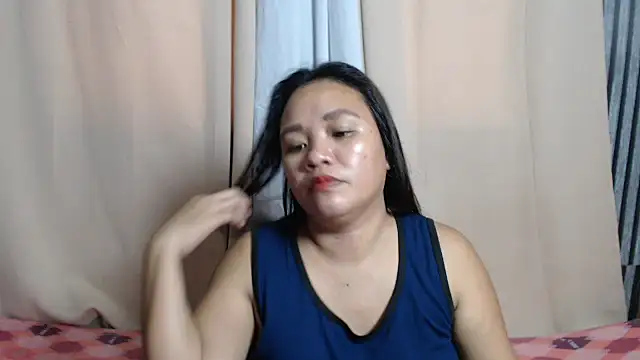 joanpetite online show from 10.05.25