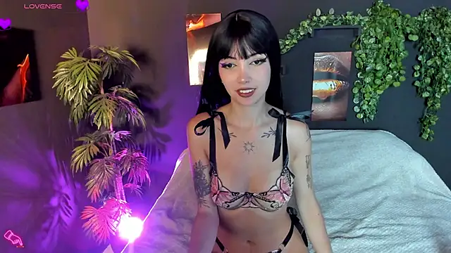 Snapshot of Evelyn_Russoo chatting on 09.16.25 Evelyn Russoo online show from 09.16.25