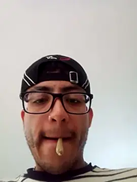 Snapshot of Jaleale33 chatting on 11.26.25 Jaleale33 online show from 11.26.25