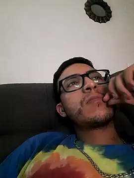 Jaleale33 online show from 04.21.26