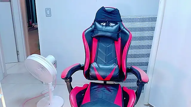 Snapshot of hyeony_s96 chatting on 09.21.25 hyeony s96 online show from 09.21.25