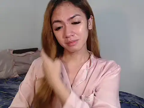 Snapshot of urGoddessChloexxx chatting on 12.15.25 urGoddessChloexxx online show from 12.15.25