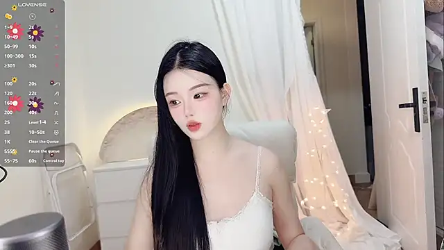 Snapshot of MM-feifei chatting on 09.24.25 MM-feifei online show from 09.24.25