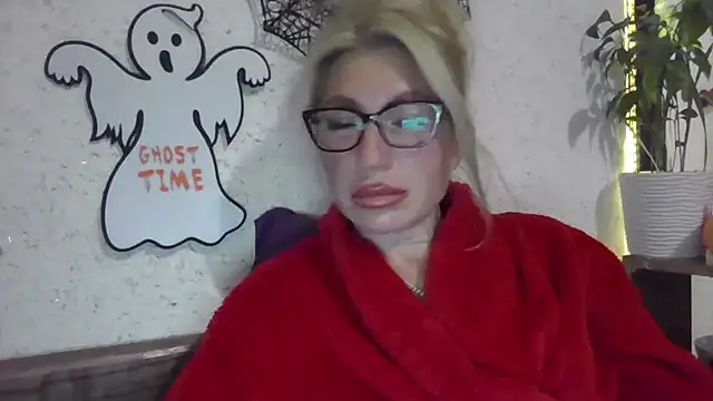 fox red lady7 online show from 10.31.25