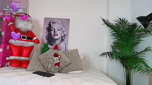 LUNAA    online show from 12.15.25