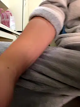 sonwmelt1 online show from 11.11.25