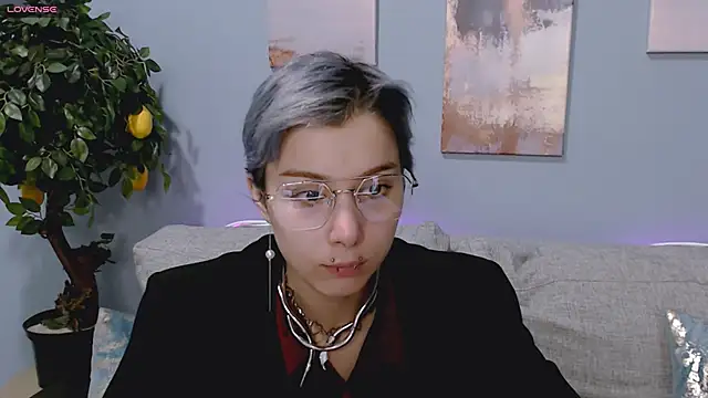 SophieAsh online show from 09.30.25