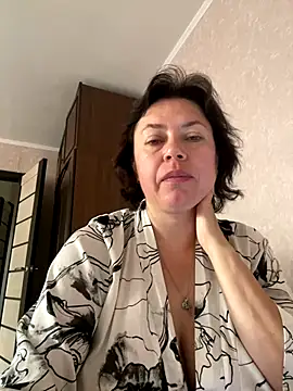 Kiravix online show from 10.16.25