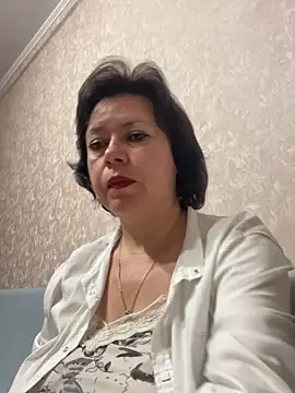 Kiravix online show from 12.18.25