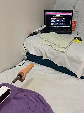 Ozge-SluttyScream69 online show from 04.04.26