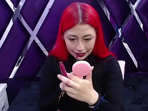 Snapshot of Melody_Klum_ chatting on 10.09.25 Melody Klum online show from 10.09.25