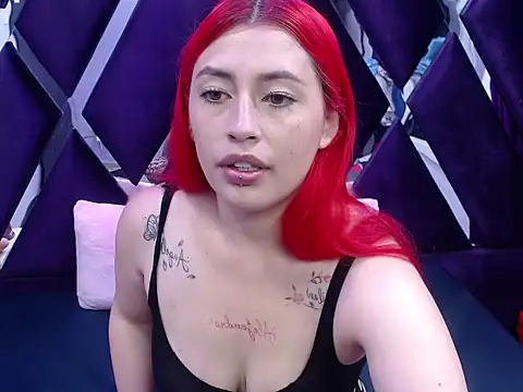 Snapshot of Melody_Klum_ chatting on 10.10.25 Melody Klum online show from 10.10.25