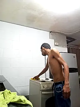 Bruno Hallss online show from 12.02.25