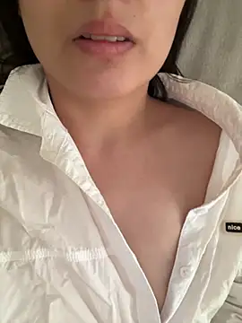 Snapshot of Freda-baby chatting on 11.24.25 Freda-baby online show from 11.24.25