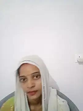 Snapshot of Sexey-Komal chatting on 09.30.25 Sexey-Komal online show from 09.30.25