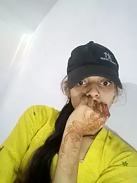 Snapshot of Sexey-Komal chatting on 10.10.25 Sexey-Komal online show from 10.10.25