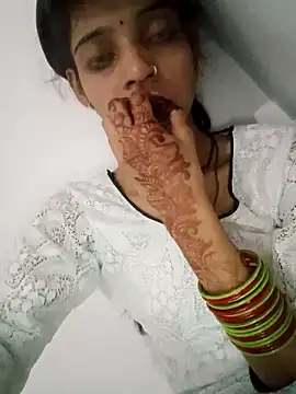 Snapshot of Sexey-Komal chatting on 10.11.25 Sexey-Komal online show from 10.11.25
