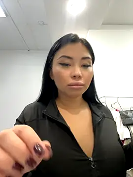 Mia stepMOM online show from 10.05.25