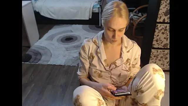 Snapshot of Ur_SweetLuckyGirl777 chatting on 10.10.25 Ur SweetLuckyGirl777 online show from 10.10.25