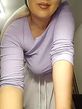 Mayaaaaaa  online show from 11.27.25