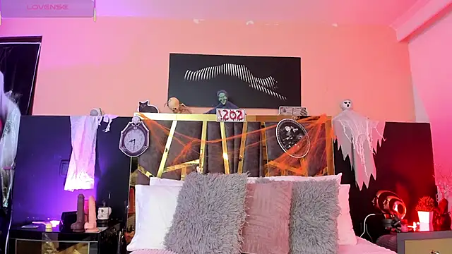 ScarletTorres online show from 10.30.25