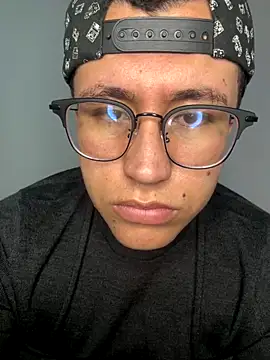 Kurtxxx22 online show from 11.14.25