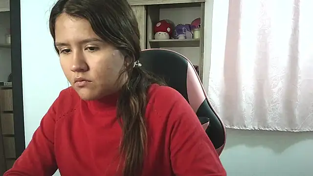 Oliviawatson1 online show from 10.20.25