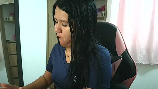 Oliviawatson1 online show from 11.03.25