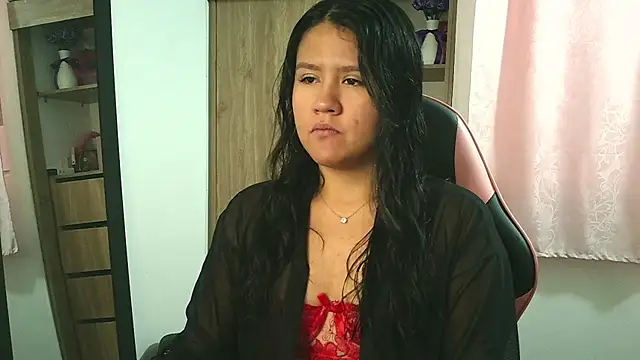 Oliviawatson1 online show from 11.22.25