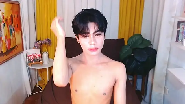 Snapshot of DhicksonCammer chatting on 12.16.25 DhicksonCammer online show from 12.16.25