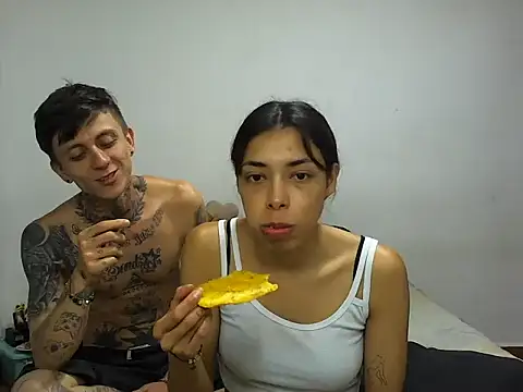 MeganAndMaxxh online show from 11.15.25