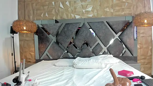 Selene  Lopez  online show from 04.19.26