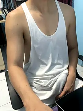 Snapshot of ieat_monsters chatting on 10.22.25 ieat monsters online show from 10.22.25