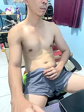 Snapshot of ieat_monsters chatting on 12.16.25 ieat monsters online show from 12.16.25