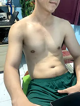 Snapshot of ieat_monsters chatting on 12.17.25 ieat monsters online show from 12.17.25