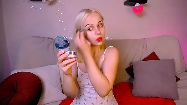 Charlotte Colinss online show from 11.08.25