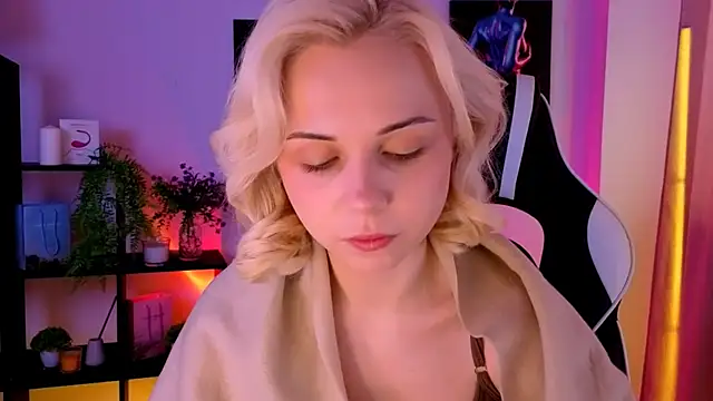 Charlotte Colinss online show from 05.21.26