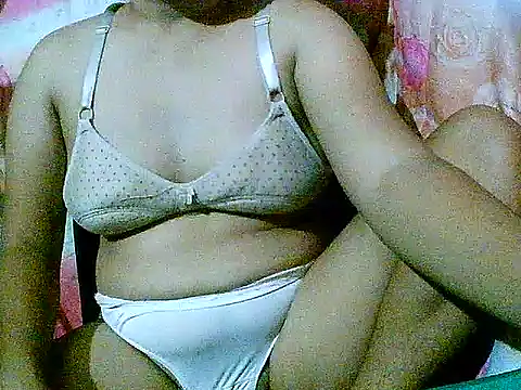 Snapshot of hotmom_pinay chatting on 10.20.25 hotmom pinay online show from 10.20.25