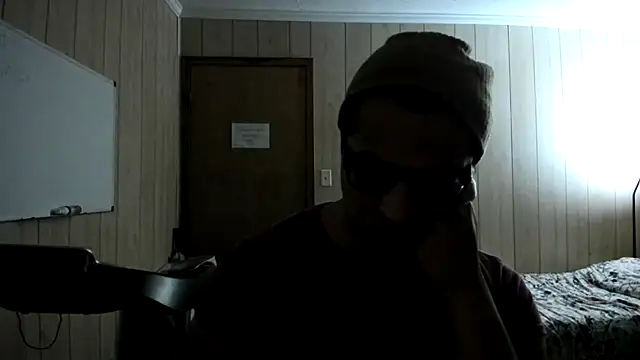 Snapshot of NaturalBeautyQueen chatting on 10.03.25 NaturalBeautyQueen online show from 10.03.25