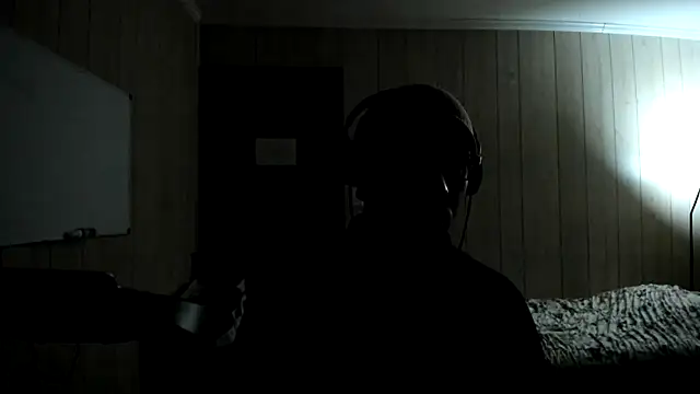 Snapshot of NaturalBeautyQueen chatting on 10.05.25 NaturalBeautyQueen online show from 10.05.25