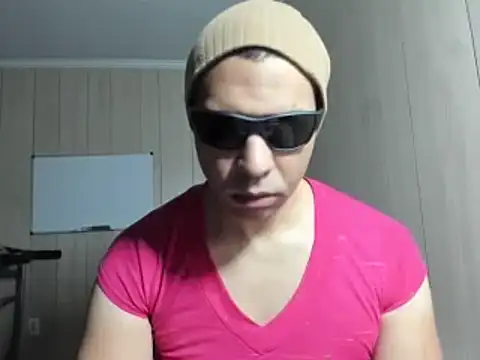 Snapshot of NaturalBeautyQueen chatting on 10.26.25 NaturalBeautyQueen online show from 10.26.25