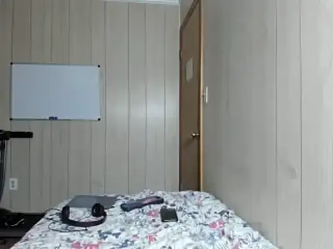 Snapshot of NaturalBeautyQueen chatting on 10.30.25 NaturalBeautyQueen online show from 10.30.25