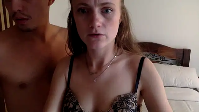 Snapshot of andyzuzka chatting on 10.18.25 andyzuzka online show from 10.18.25