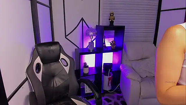 NahomiRichards  online show from 09.11.25