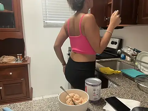 prettyykitty22 online show from 09.17.25