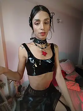 Snapshot of Theevae chatting on 02.23.26 Theevae online show from 02.23.26