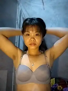 LinhNa999 online show from 10.29.25