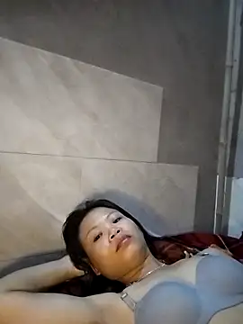 LinhNa999 online show from 11.09.25