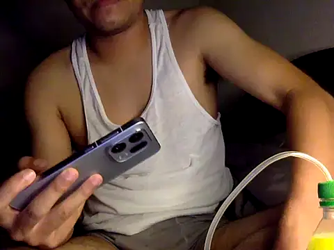 Snapshot of HFhnoiboy chatting on 11.13.25 HFhnoiboy online show from 11.13.25