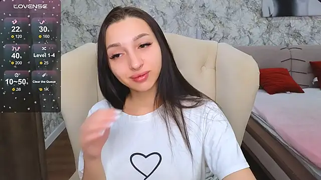 Snapshot of sheillawood chatting on 10.09.25 sheillawood online show from 10.09.25